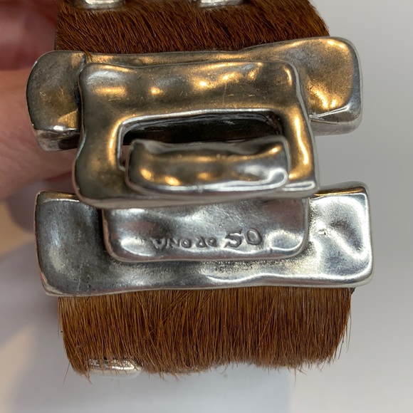 UNOde50 No Taint genuine calf hair cuff bracelet - Picture 5 of 8